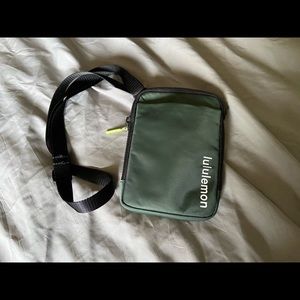 Easy access crossbody EUC